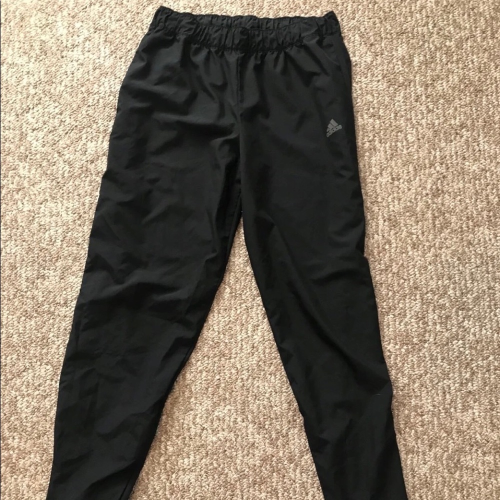 Woman’s Adidas windbreaker Sweatpants